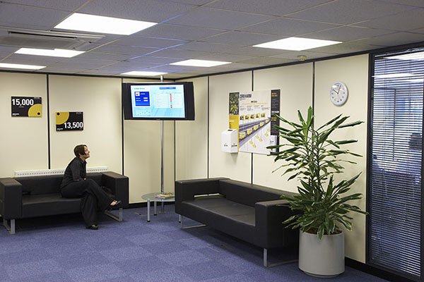 公司企業數位看板 - Balfour Beatty Plant & Fleet Services / 英國