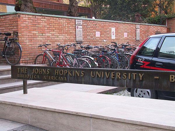 教育機構數位看板 - 約翰．霍普金斯大學Bologna中心 / 義大利